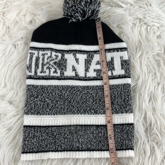 VICTORIA’S SECRET PINK 2 Knit Pom-Pom Beanie Hat Fashion Show PINK NATION - Picture 12 of 16